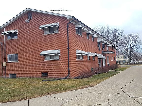 Private access either side 