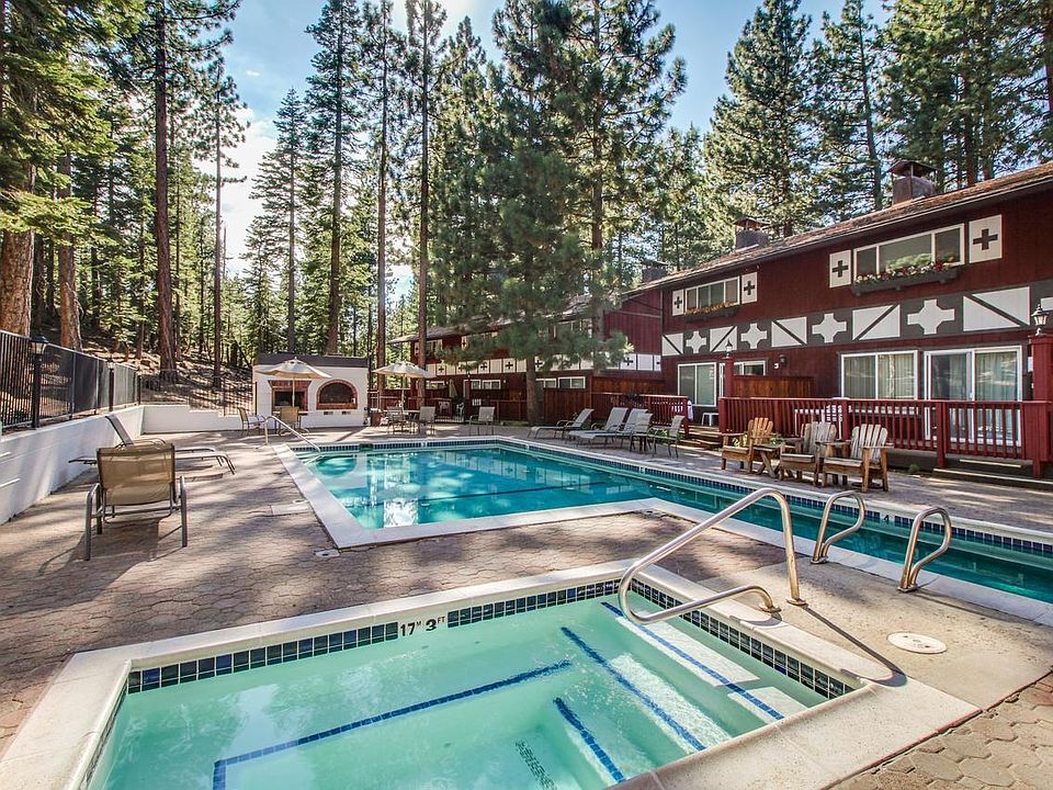 24/7 Hot tub available to relax after the day on the mountain.