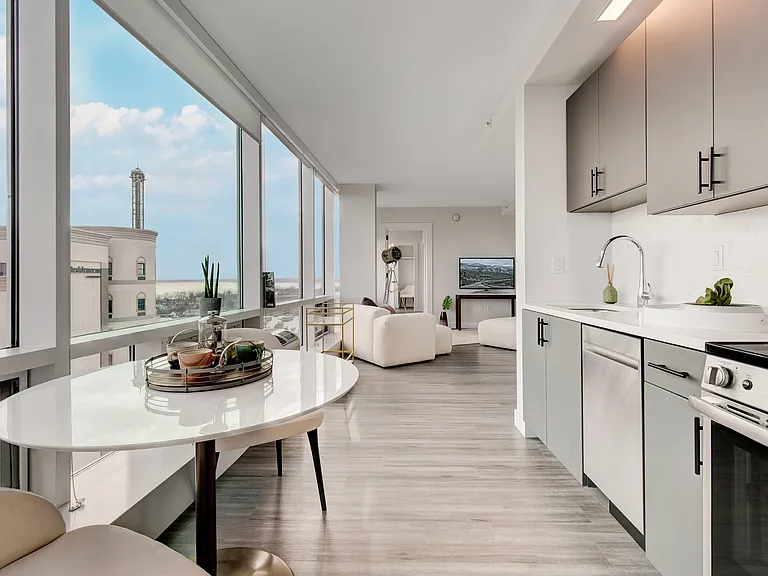 The Standard — Photo 22