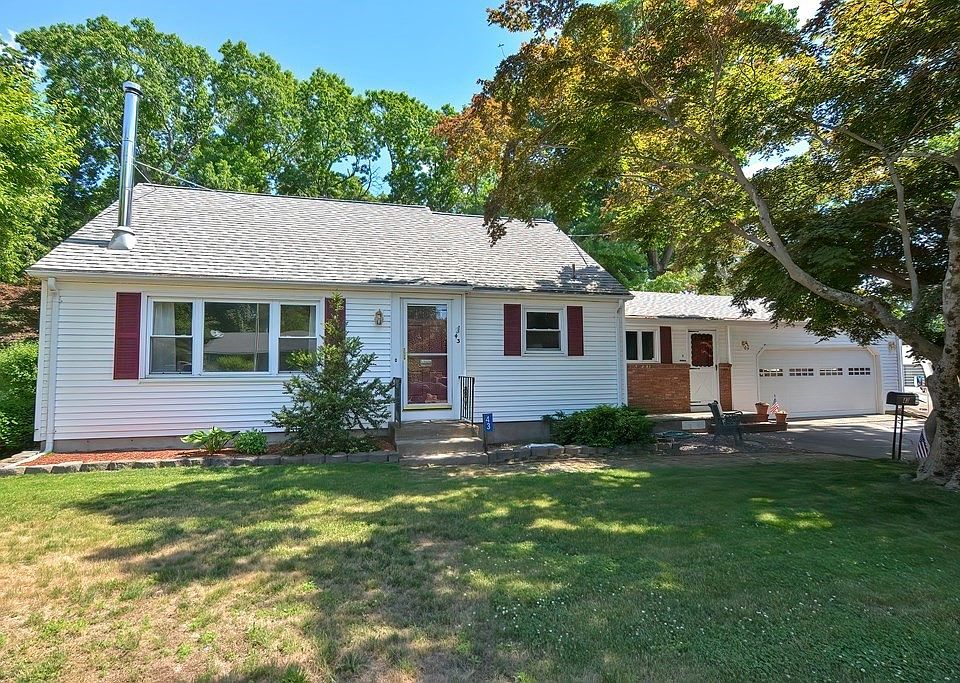 43 School St, Plainville, MA 02762 Zillow