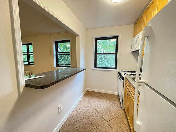 5th image of 20-12 20th St #2G