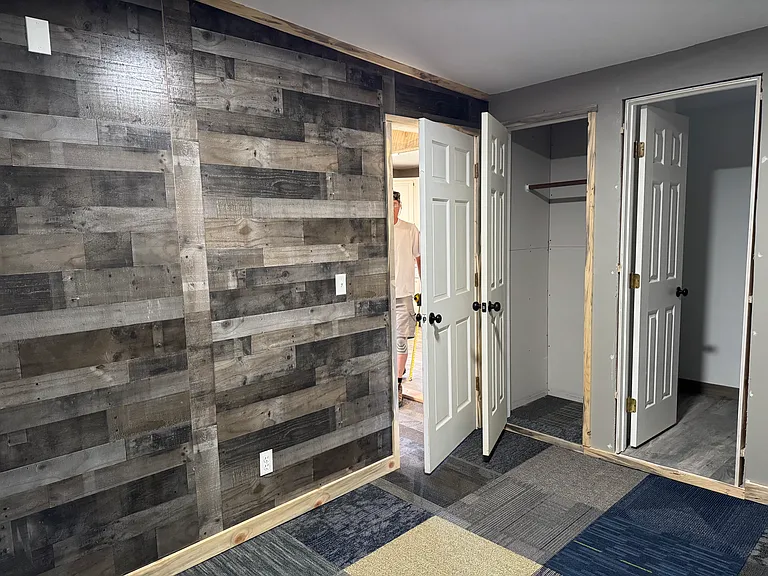 109 1/2 E Main St #6 — Photo 3