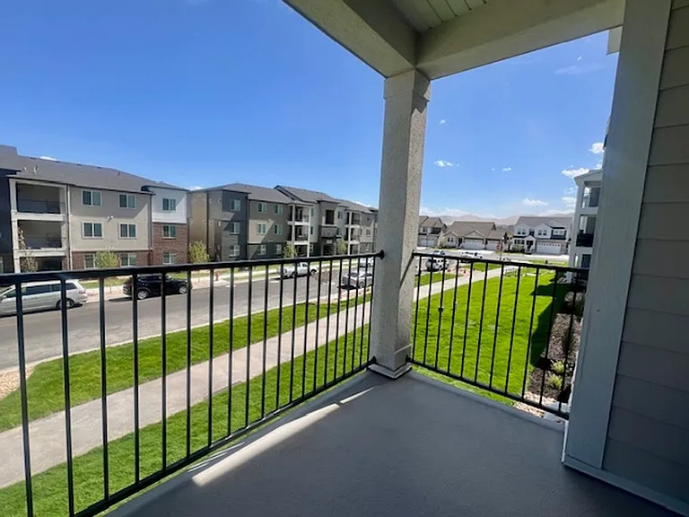 13713 S Hanley Ln #EE201 — Photo 10