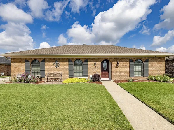 2215 Nixon Dr, Houma, LA 70363