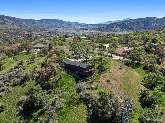 2nd image of 30951 Pinedale Dr