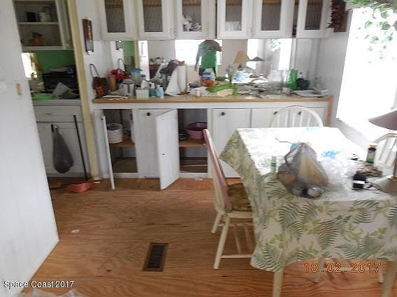 5th image of 306 Holiday Park Blvd NE