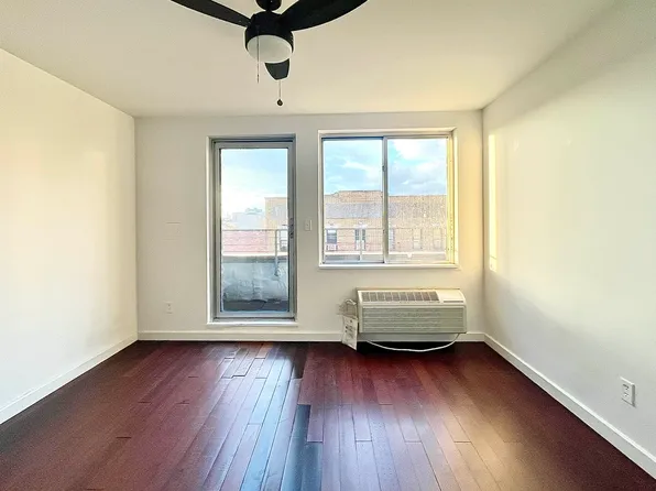 286 Stanhope Street image 11 of 29