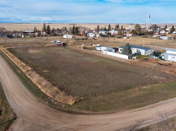 9 3rd Ave SW, Brady, MT 59416