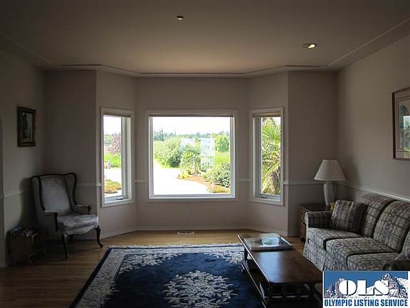 3rd image of 182 Jamestown Beach Ln