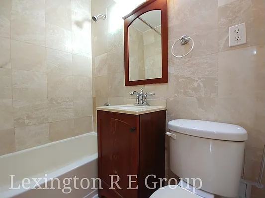 Rented by Lexington Real Estate Group | media 34