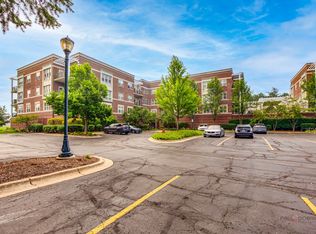 310 E Church St UNIT 201, Libertyville, IL 60048