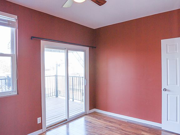 2nd image of 1038 N Wood St Unit 3