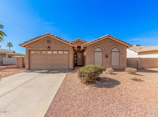 26018 S New Town Dr, Sun Lakes, AZ 85248
