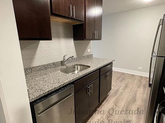 2nd image of 530-207 W Surf St