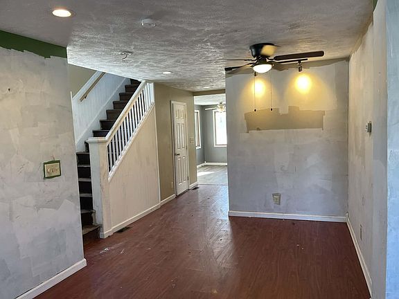 4th image of 725 W Williams Ave