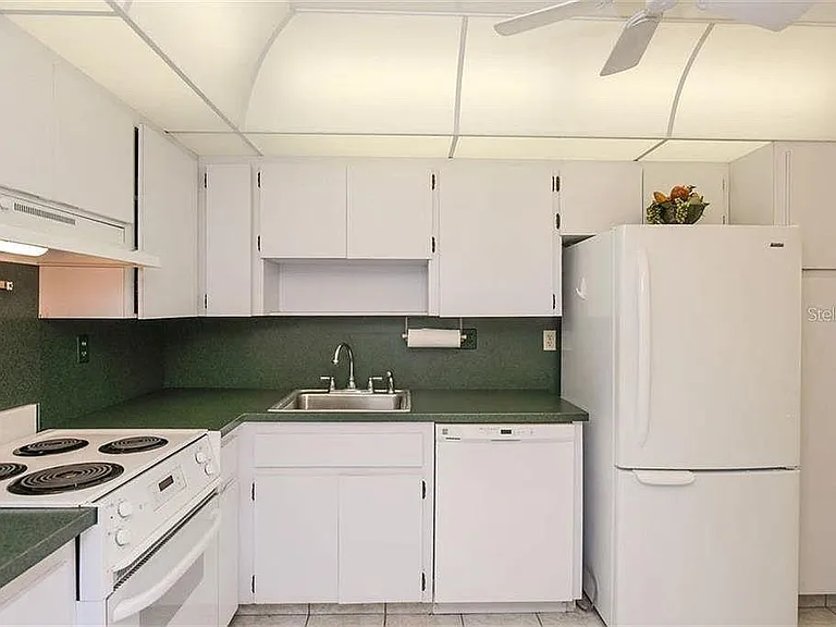7880 Palm Aire Ln #201 — Photo 7