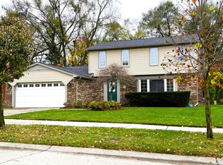 1966 Chancery Ave, Troy, MI