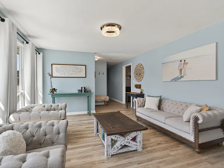403 Holloway Dr — Photo 11