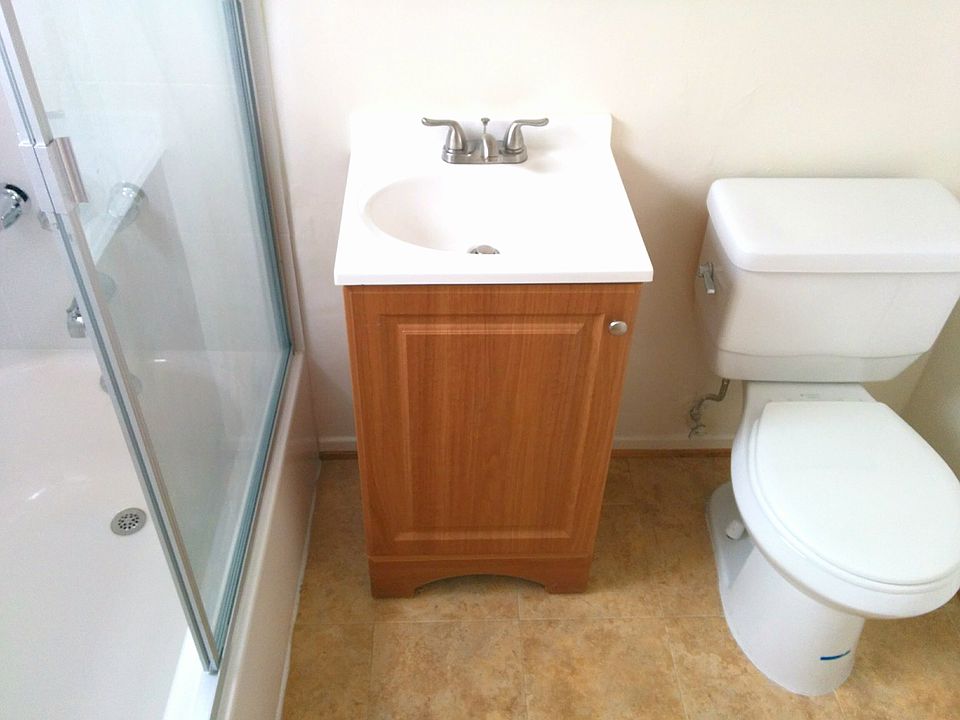 2nd image of 5430 Carlton Way APT 5