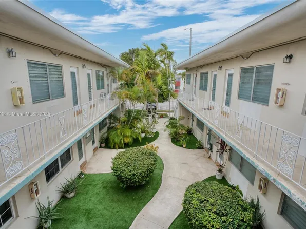 2072 NE 169th St APT 10, North Miami Beach, FL 33162