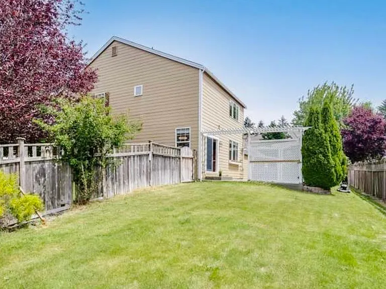 3320 Laurelwood Cir NE — Photo 27
