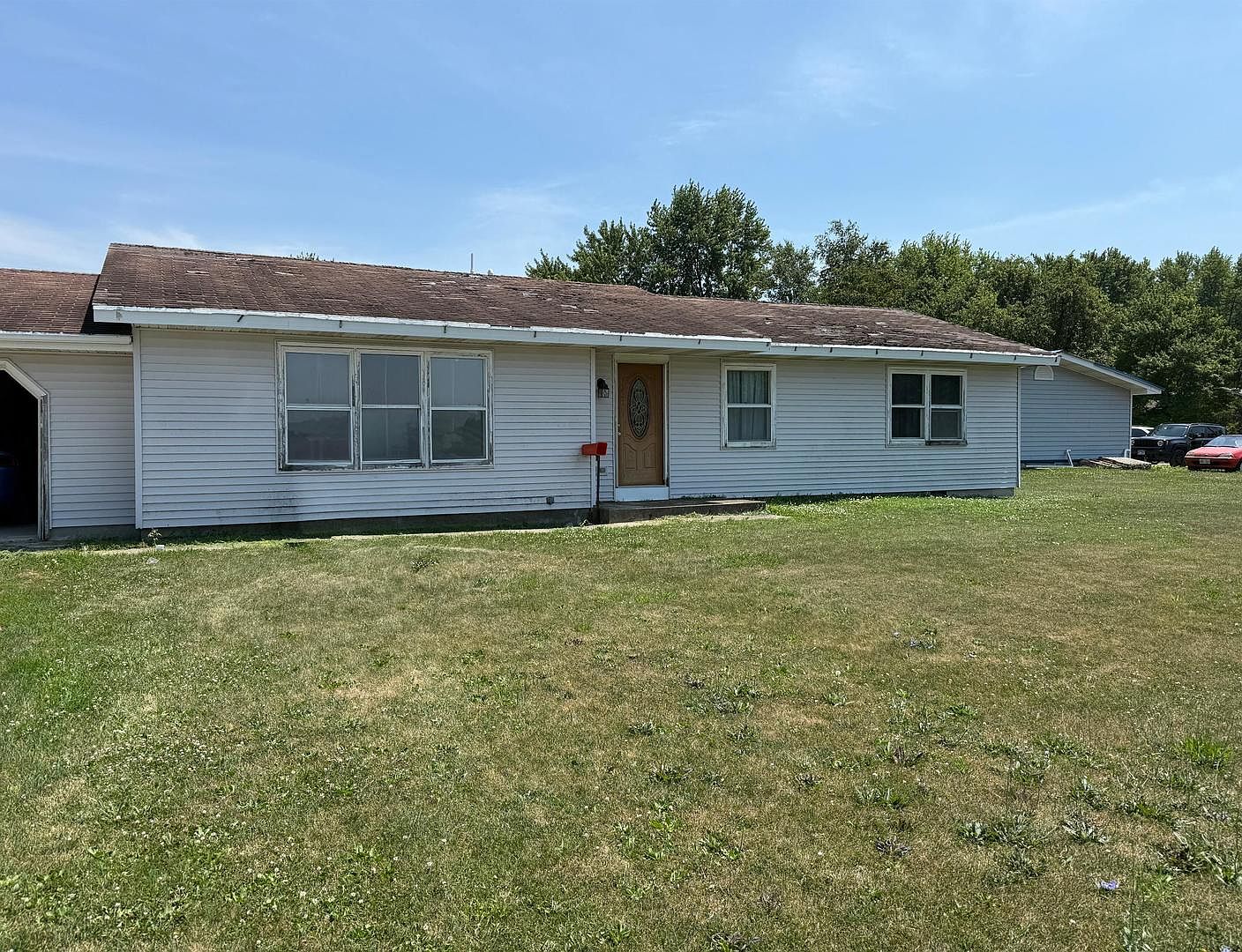 202 N 5th St, Danforth, IL 60930 | Zillow