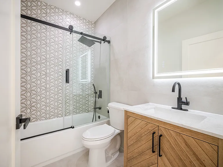 7107 Cozycroft Ave #3 — Photo 6