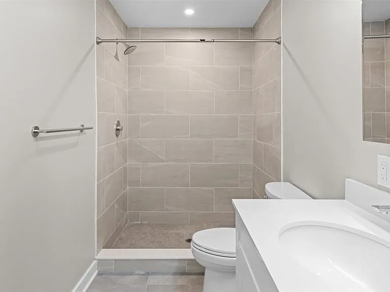475 Communipaw Ave #409 — Photo 47