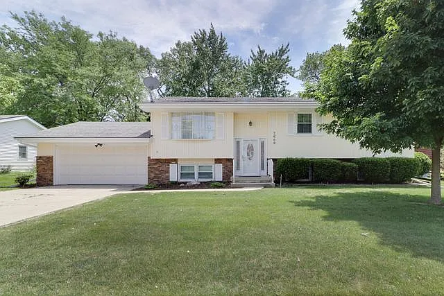 2609 Hall Ct — Photo 1
