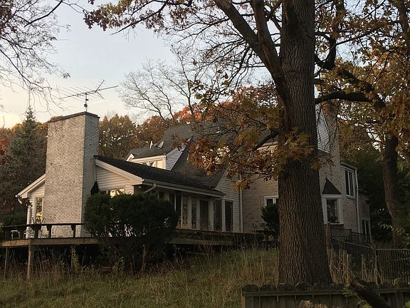 Four season room w/ wood FP