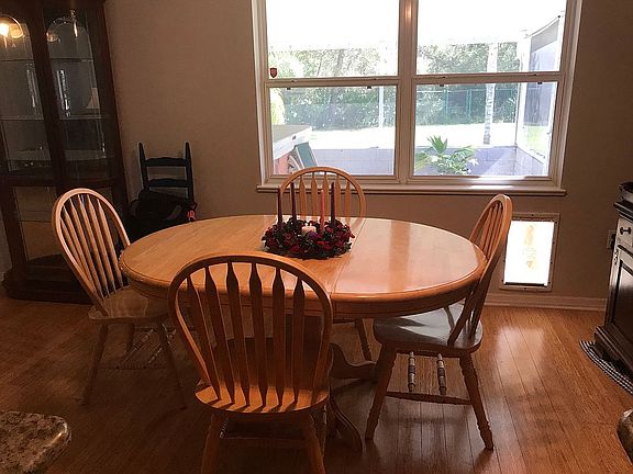 3rd image of 224 Captiva Way NE