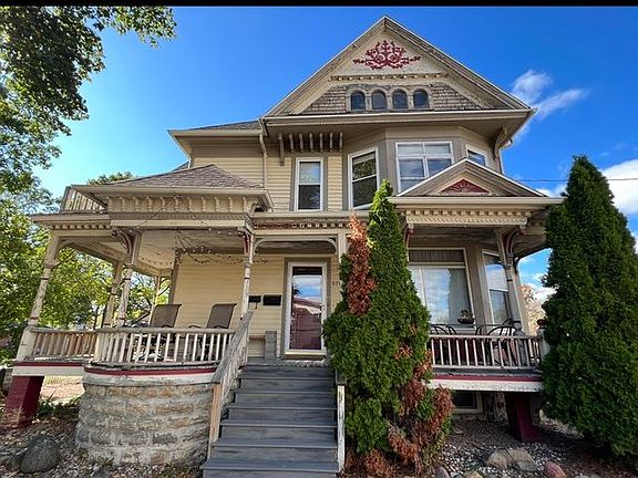 2nd image of 821 N Oneida St