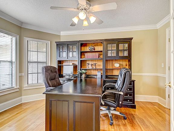 3rd image of 4404 Tideview Dr