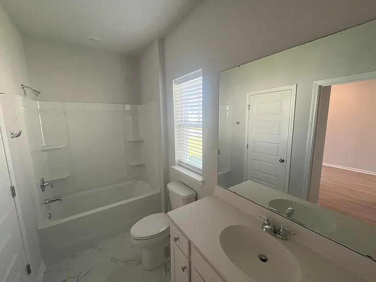5004 Del Corso St — Photo 5