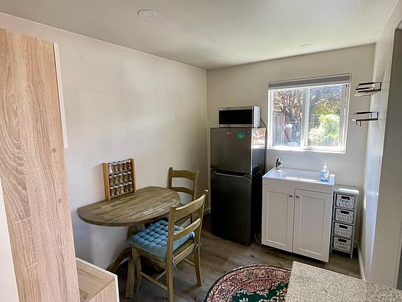 4th image of 6404 Menlo Dr