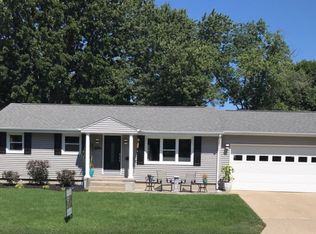 2415 Sussex Rd, Springfield, IL 62703