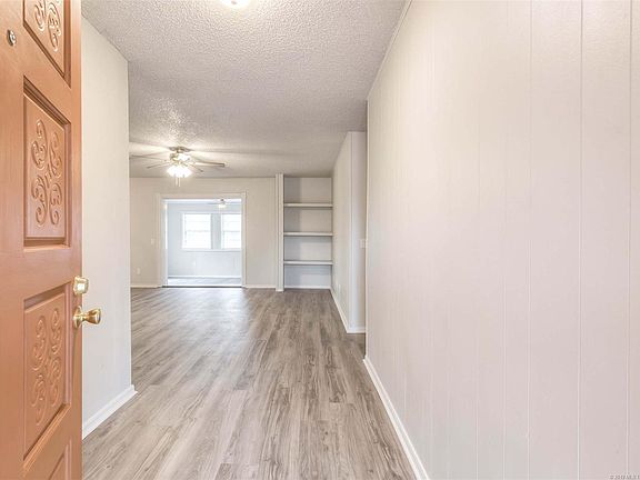 3rd image of 605 SE 8th St
