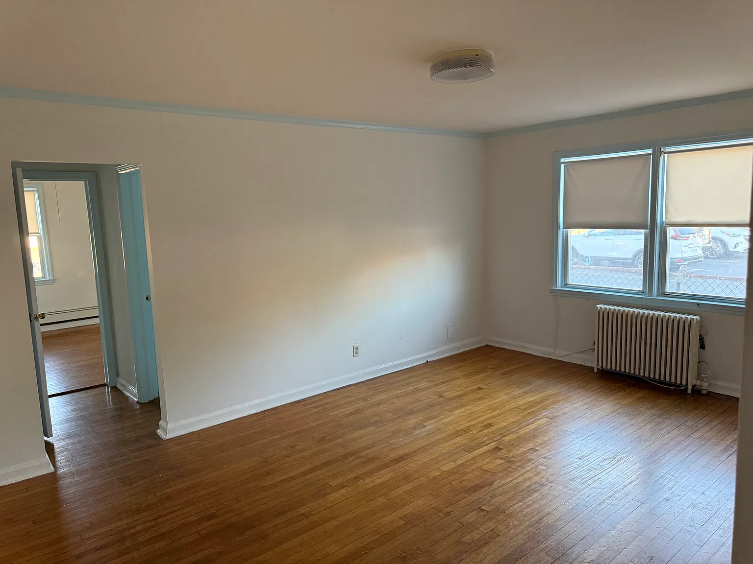 1 bed, 900 sqft, $1,586 — Photo 3