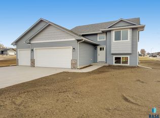 6700 W Viola Ct, Sioux Falls, SD 57107