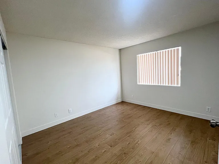 6456 Hazeltine Ave #6 — Photo 14