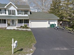 33146 N Lake Shore Dr, Grayslake, IL 60030