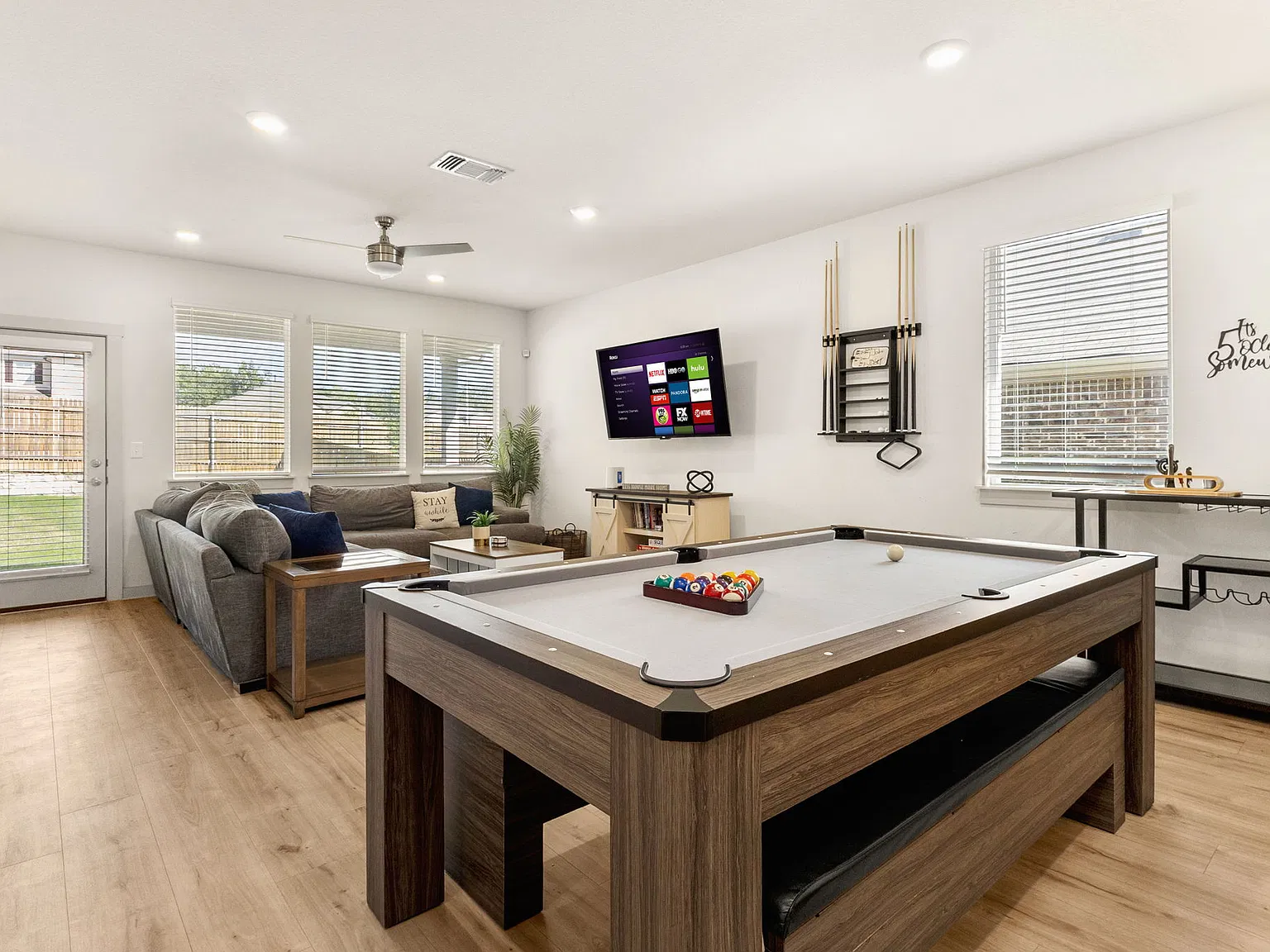 4 bed, 1700 sqft, $3,400 — Photo 2