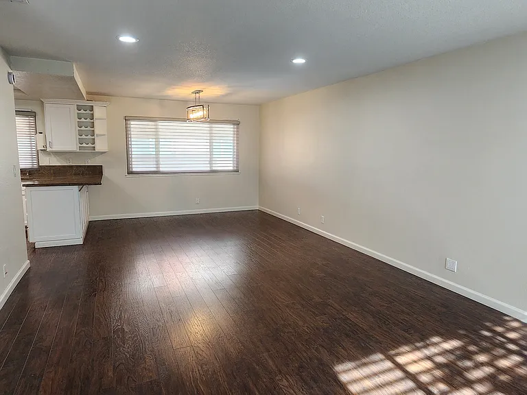 819 Monty Cir — Photo 13