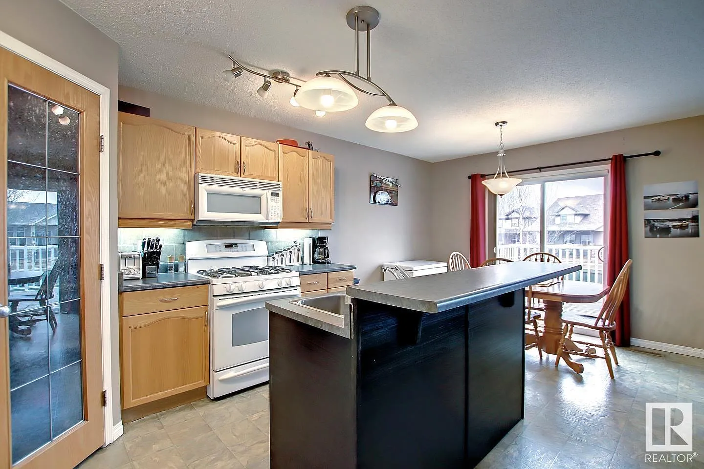 3 Bed 2.5 Bath Dbl Garage House Sherwood Park — Photo 4