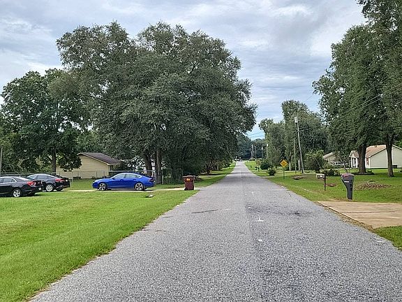 4th image of 291 Cloverleaf Cir