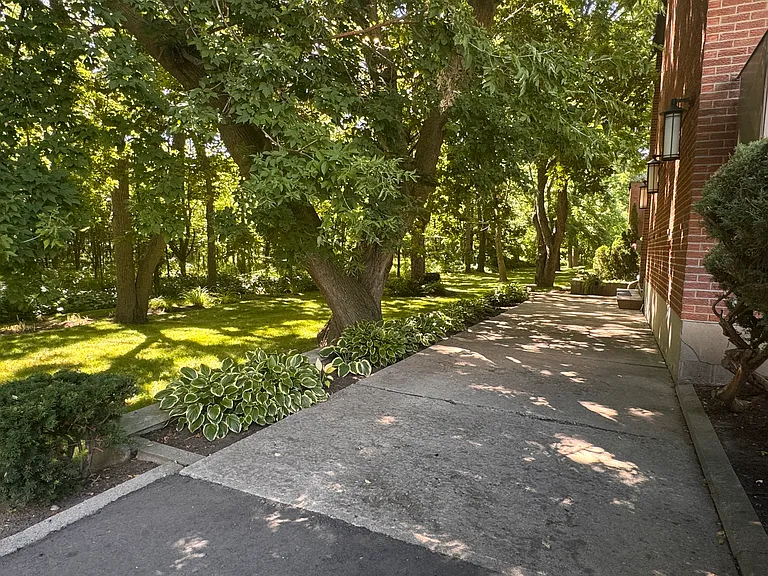 502 Nelson St #16 — Photo 4