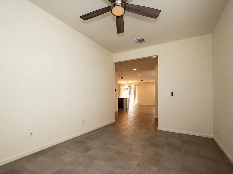 10410 W Robertson St — Photo 10