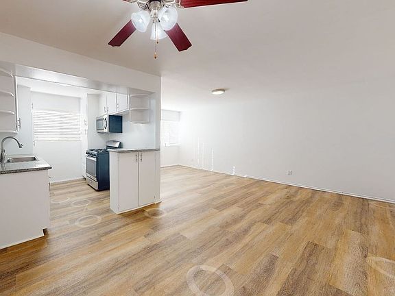 4th image of 20951 Roscoe Blvd #77-29