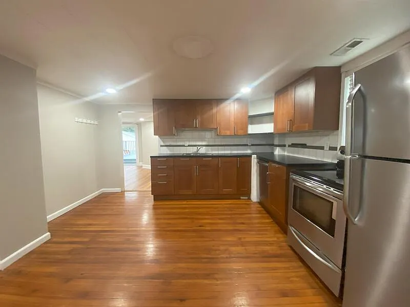 2 bed, 1.0 bath, 1000 sqft, $1,400 — Photo 4