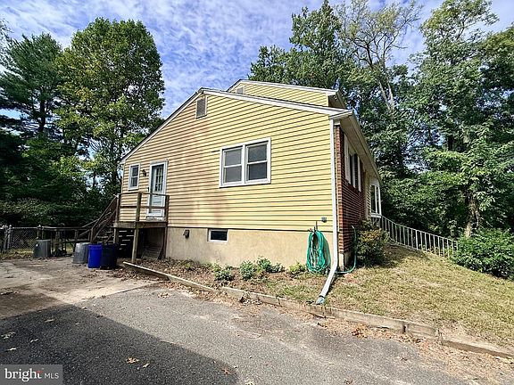 3rd image of 12 W Atlantic Ave